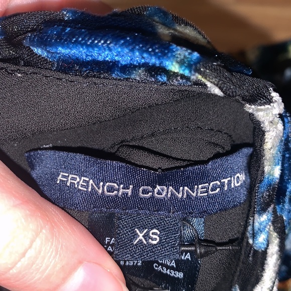 French Connection Avery Velvet Keyhole Burnout Top Size XS - Picture 8 of 12